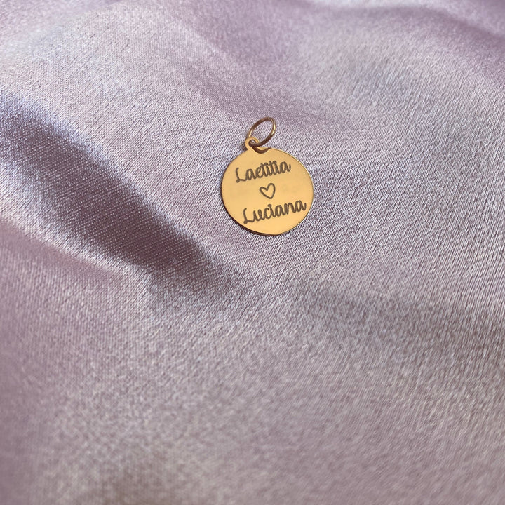 Medallion necklace gold